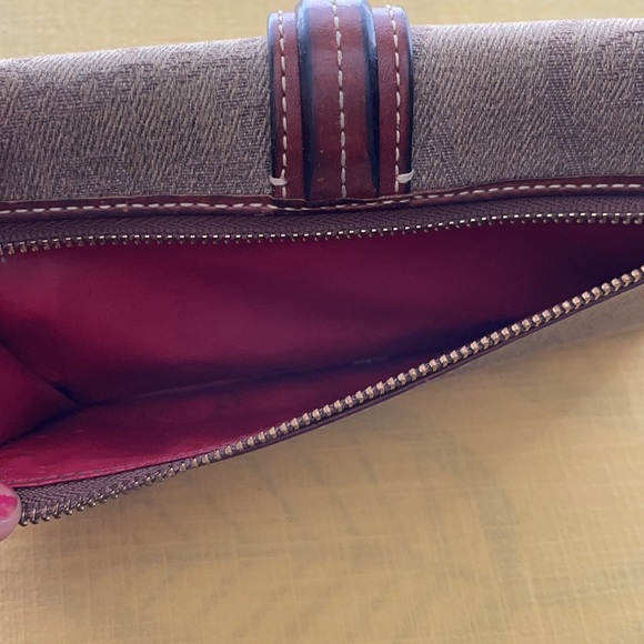 Dooney& Bourke wallet - Picture 3 of 8